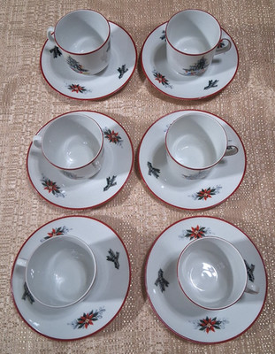 8 Good Used SCHUMANN ARZBERG BAVARIA NOEL Cups & Saucers Christmas Tree & Holly