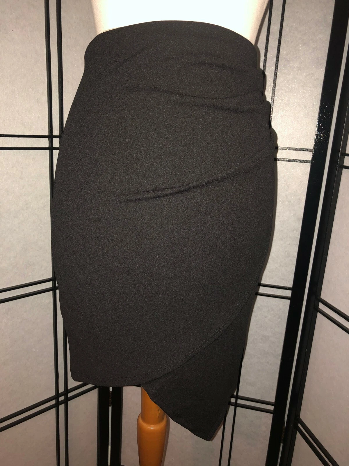 womans casual skirt
Opens in a new window or tab
