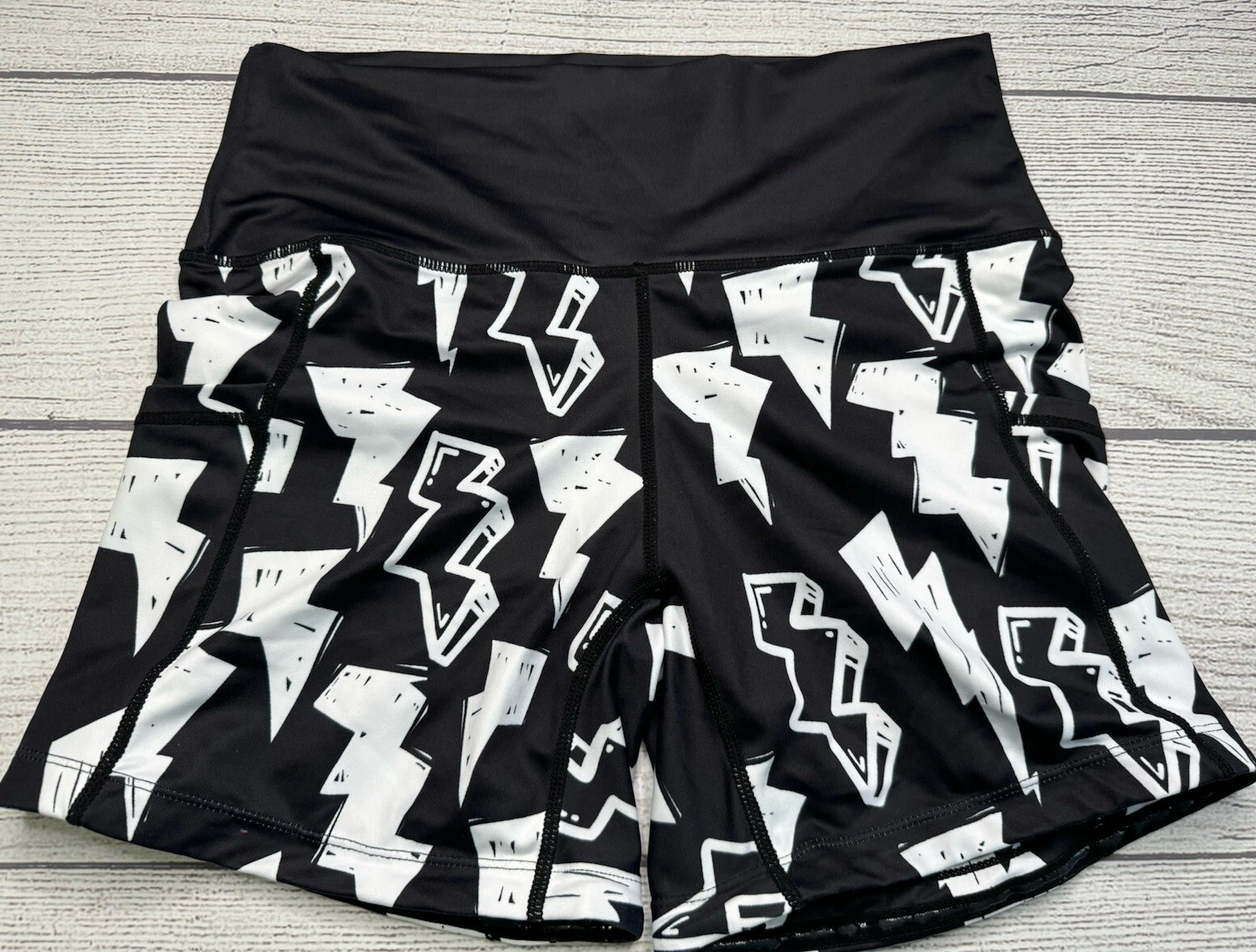 constantly-varied-gear thunderstruck lightning bolt squats shorts