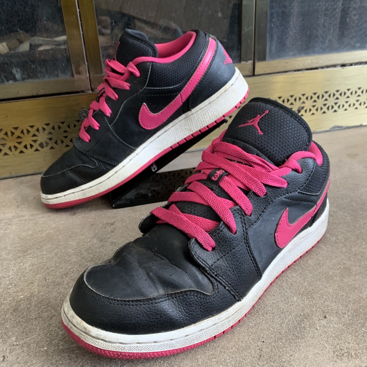 Black Hyper Pink Dark Pink Jordan Nike Air Jordan Low GS 