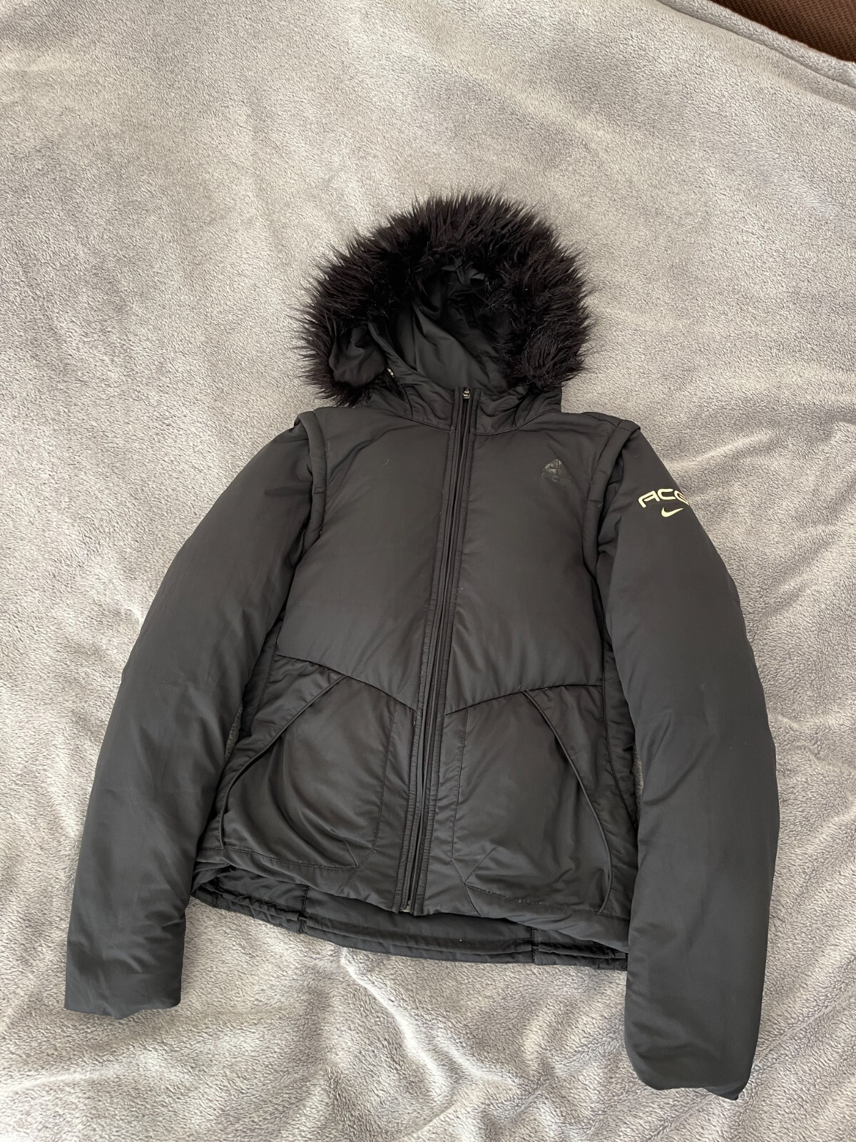2 in 1 Nike ACG vintage y2k down jacket and vest swoosh image 3