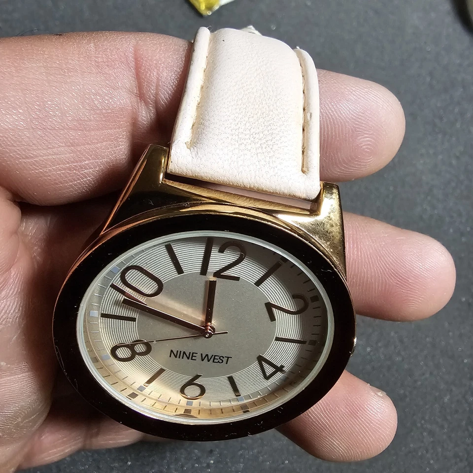 Nine West Ladies Quartz Fashion Watch NW/1660 Working Rose Gold Tone Pink Straps - Image 3 of 4