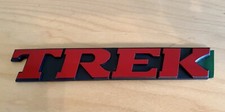Insignia maletero VW MK2 A2 Jetta TREK EMBLEMA TRASERO 1HM675BE OEM NUEVO