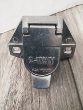 United Pacific  Round 2-Way Male Connector - Split Pin