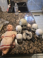 VTG Doll Heads, Doll  Body Parts Mixed Lot for your Halloween room