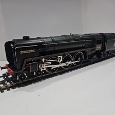 Hornby R242 BR Britannia Class “Robert Burns” – Limited Edition – Boxed