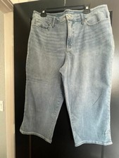 Gloria Vanderbilt Amanda Capri - Slimming Effect - sz 16 - NWOT - Free Shipping