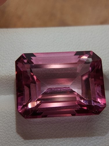 X Large pink Topaz gemstone - faceted natural transparent Topaz 28.95 CTS - Picture 5 of 11