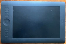 Wacom Intuos5 Medium Pen Tablet w/ box and accessories