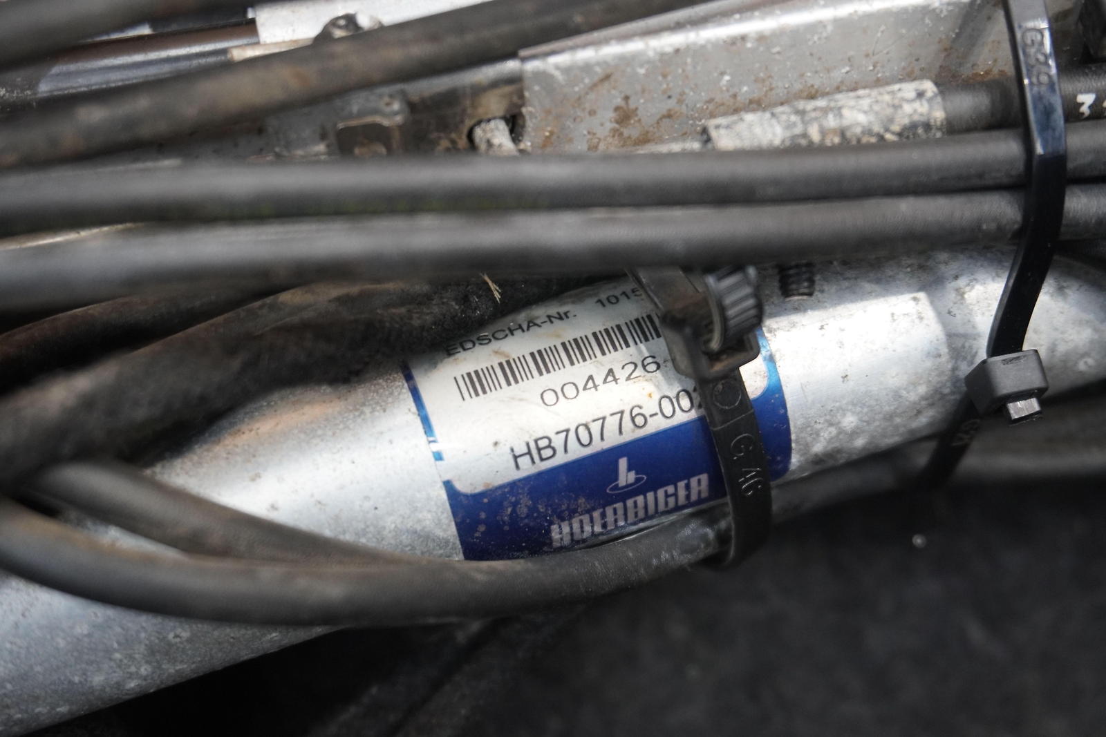 Set Left & Right Hydraulic Lift Cylinder 4G43-50639-AC Aston Martin DB9 2008