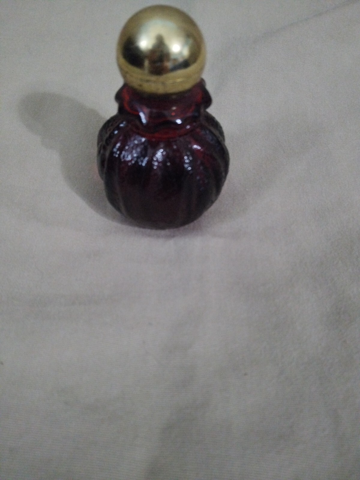 Avon Sweet Honesty Cologne 0.5 oz Heartstrings Red Decanter Full Bottle Fragrance
