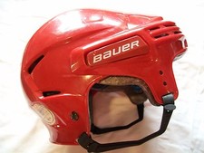 BAUER HOCKEY HELMET CURRENT STYLE MODEL CERTIFIED GREAT SHAPE TRIPLE DENSITY PAD