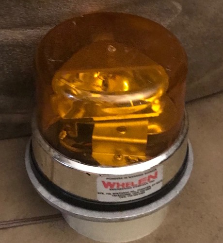 Whelen Responder Light on Pipe Mount in working order see video - Picture 5 of 8