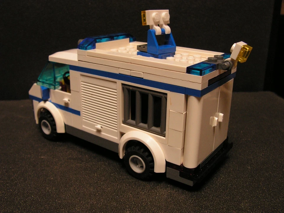 LEGO City 7286 Prisoner Transport, photo 4 sur 5
