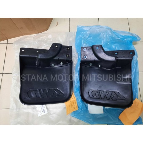 Guardabarros exteriores traseros originales para Mitsubishi L200 K74 2000-2006 - Imagen 4 de 5