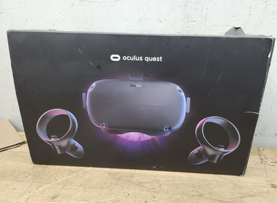Oculus Quest Standalone VR Headset w/ Touch Controllers Black 72Hz 100° FOV