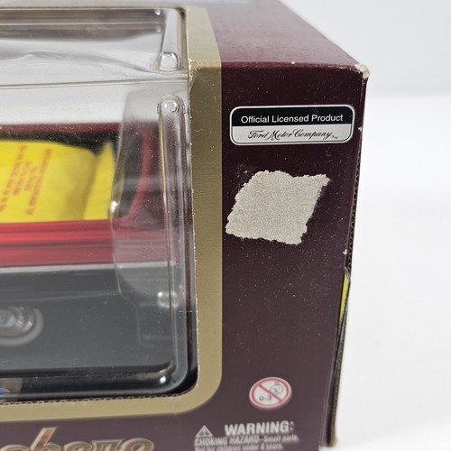 Road Legends 1957 Ford Ranchero 1/18 Scale Diecast Red & Black Opened Box - Picture 5 of 11