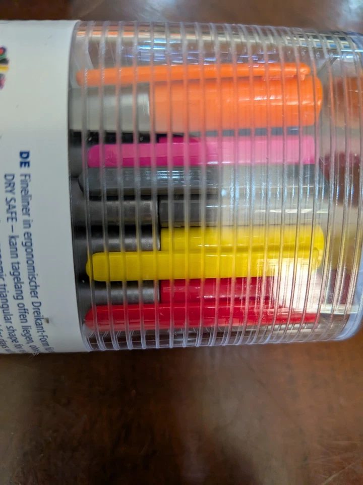 Rotuladores Staedtler Triplus Fineliner, paquete de 12 con estuche Foto 2 de 4