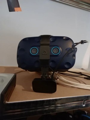 HTC vive pro EYE + add on Facial tracker
