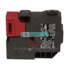 New In Box OMRON D4JL-2NFA-C5 Safety Door Switch