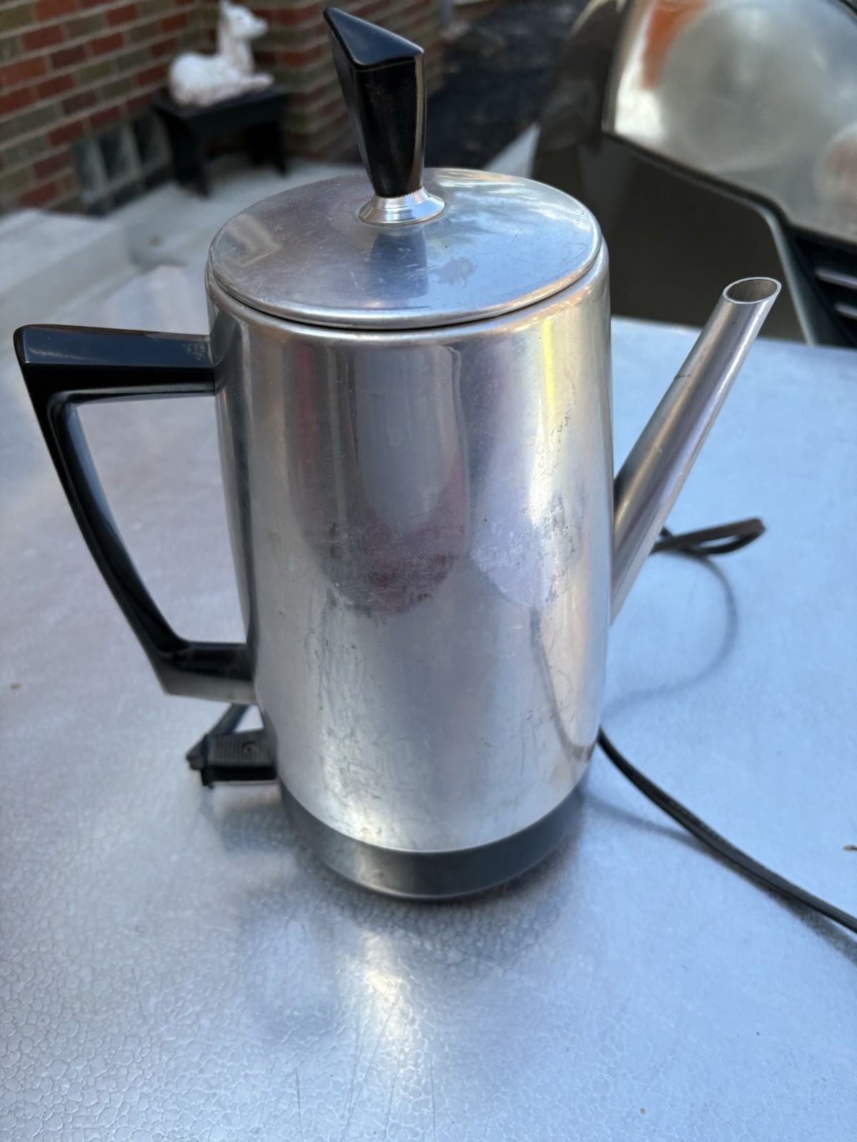 Vintage Regal Ware Inc. Easy-Flo 4-10 Cup Electric Perculator