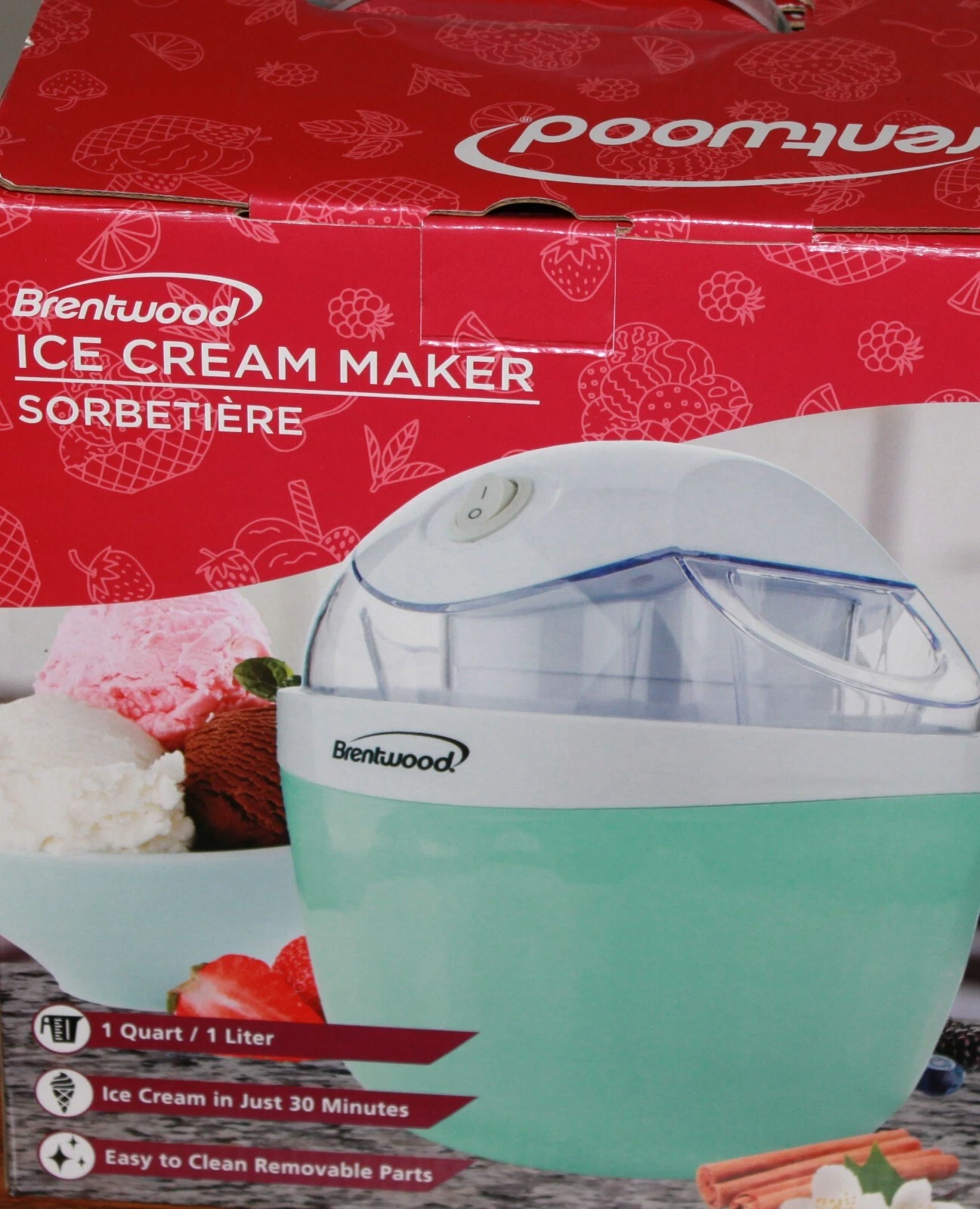 BRENTWOOD Ice Cream Maker with Recipe and Instructions Book