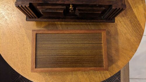 Joyero musical vintage de cuero de Londres de madera maciza juega con el tema del padrino - Imagen 12 de 12