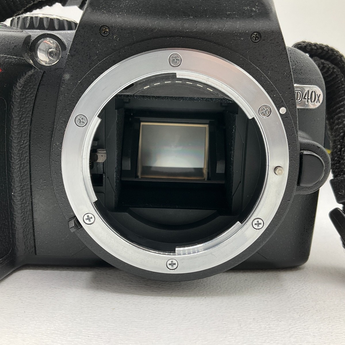 Nikon D40X 10.2MP Digital SLR Camera with AF-S Nikkor 55-200mm f/4