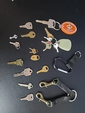 VINTAGE KEYS MIXED LOT - Subaru,  Pad Lock,  Clips, Carabiner