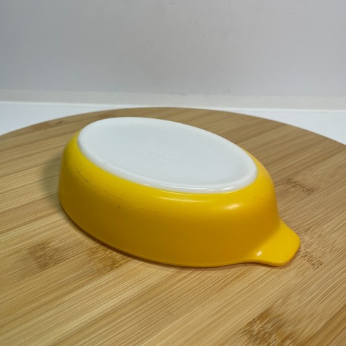 Vintage Pyrex Yellow Pixie 700 Small Casserole Au Gratin Dish 10oz Tableware - Picture 4 of 7