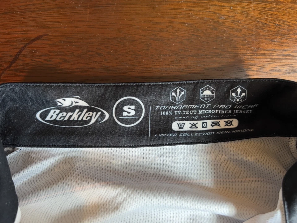 Penn Fishing Shirt Long Sleeve Size Small - Image 3 of 3