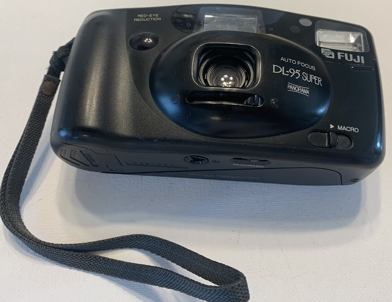 Fuji DL-95 Super 35mm Film Camera with DX Panorama Point & Shoot