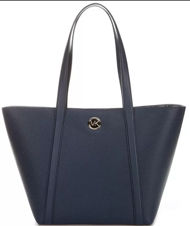 Open store road tote