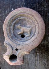 LAMPE A HUILE ROMAINE ZOOMORPHE PETIT CHIEN