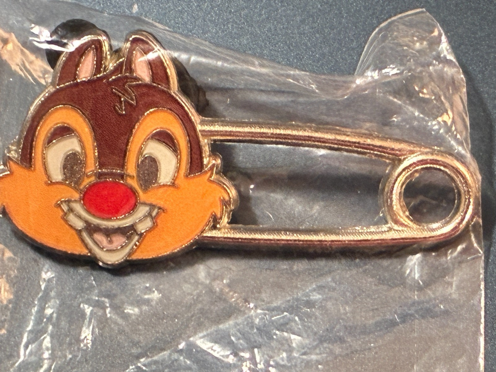 Disney Collectible Pin 2015 CHIP N DALE Safety  Pin