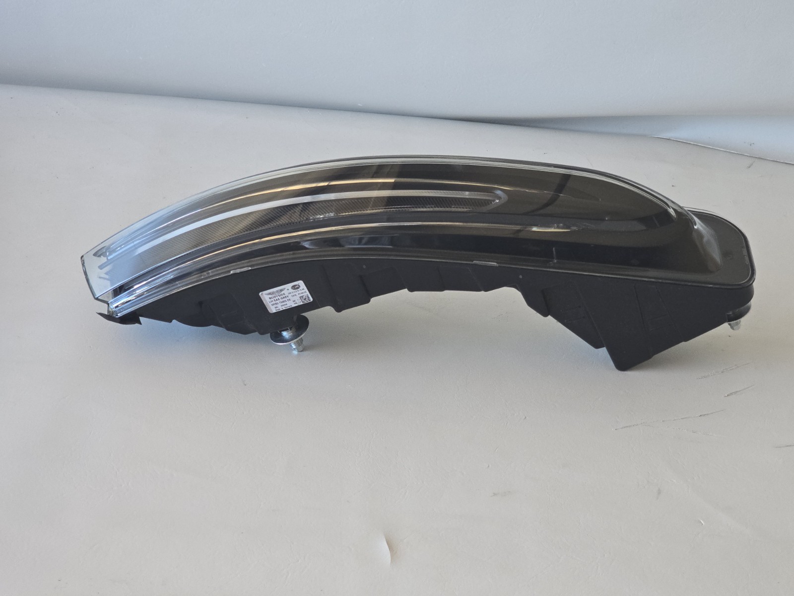 Aston Martin DBX 2020-2025 Rear Left Tail light P/N MY8313405DD