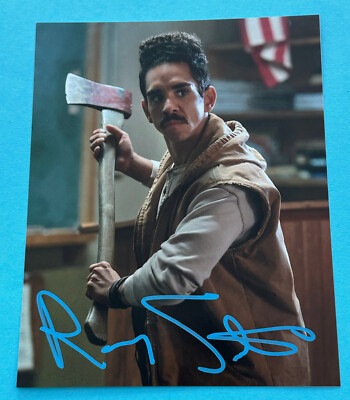Ray Santiago  -  Ash vs Evil Dead - signed, original Autogramm !!!