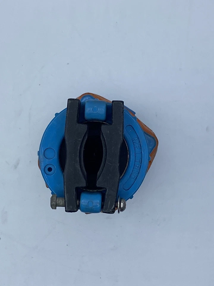 Plugue de entrada Meltric 63-38075 DSN30, 30A, 125 VAC, tipo 4X.1P+N+G com plugue bônus - Imagem 2 de 4