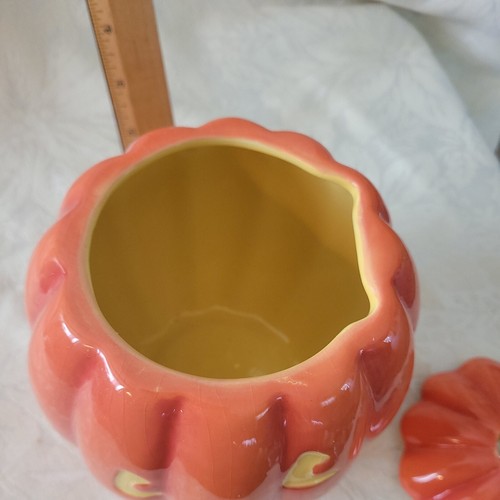 ZUCCA DI HALLOWEEN ALTA 7" CON RAGNO CERAMICA BISCOTTI BARATTOLO CARAMELLE ARANCIONE - Foto 3 di 5