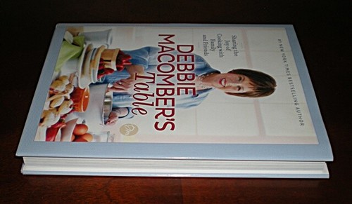 Debbie Macomber's Table : Sharing the Joy of Cooking with Family and Friends by - Picture 4 of 5