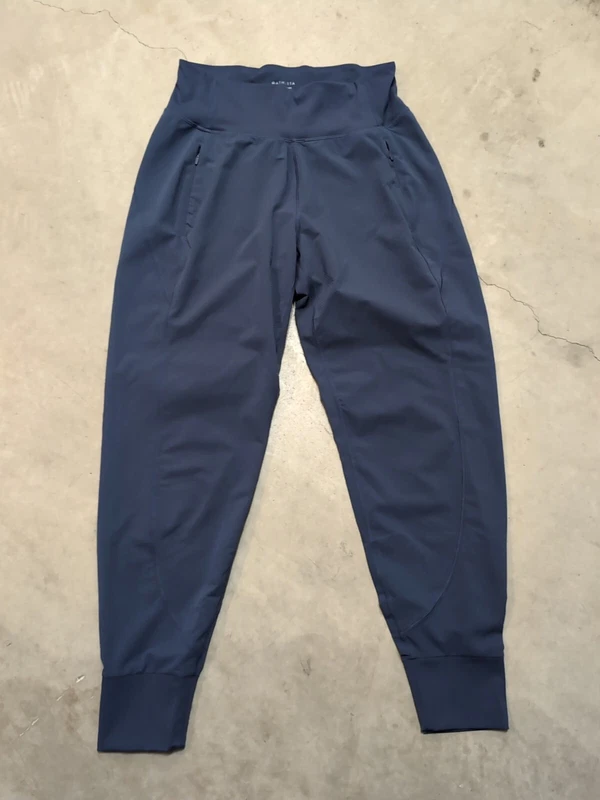 athleta distance jogger baggy workout running snags sweatpants