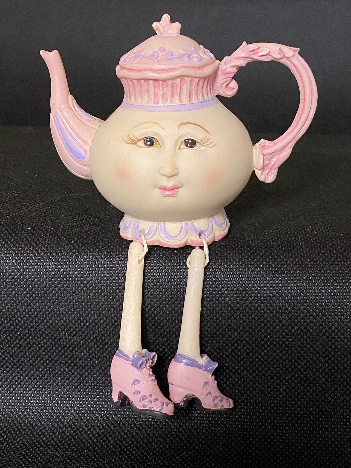 Collections Etc Tea Party Anthropomorphic Resin Shelf Sitter Pink