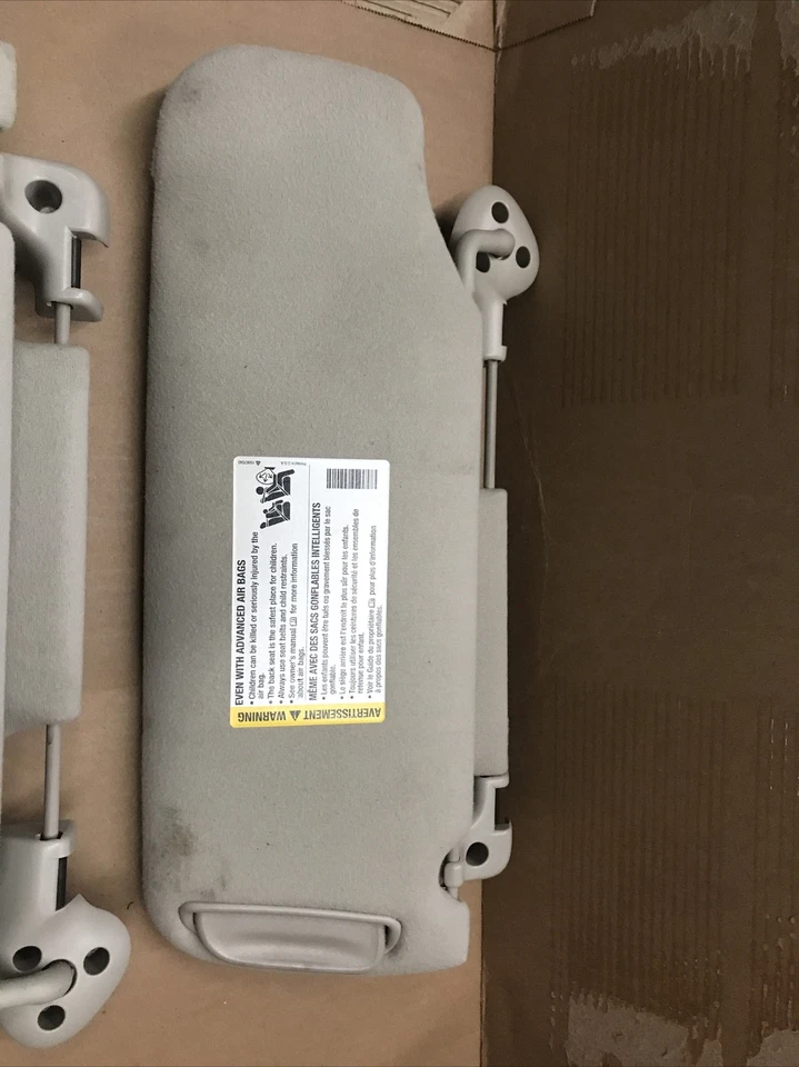 2000-2003 Chevrolet Suburban K1500 Front Interior LH Left RH Sun Visor Set OEM - Image 4 of 4