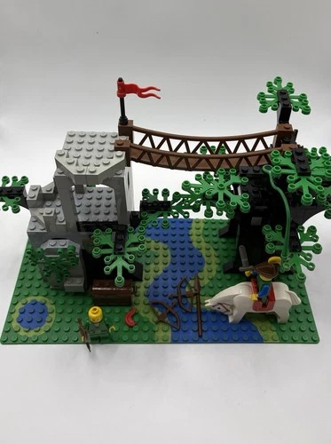 LEGO 6071 Forestmen's Crossing - Just Missing Some  Mini Figures