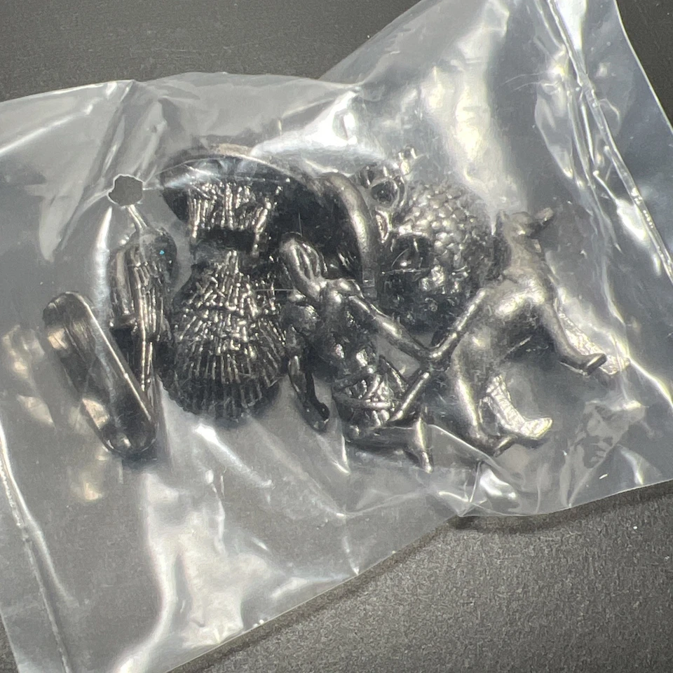 Monopoly Game of thrones collector’s edition 2-6 players 18+ New - Image 2 of 4