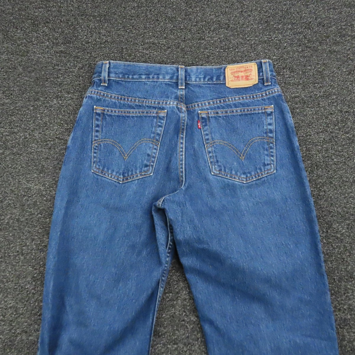 Levis 560 Jeans Womens 34x29 Blue Relaxed Tapered Fit Denim Zip