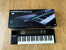 Native Instruments Komplete Kontrol S49 Mk1 Controller Keyboard