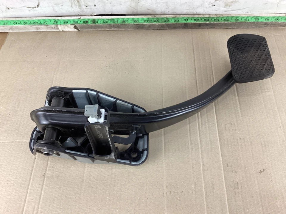 Pedal de parada de freno Mercedes-Benz GL450 X166 2013-2016 con sensor A1662920008 OEM Foto 4 de 4