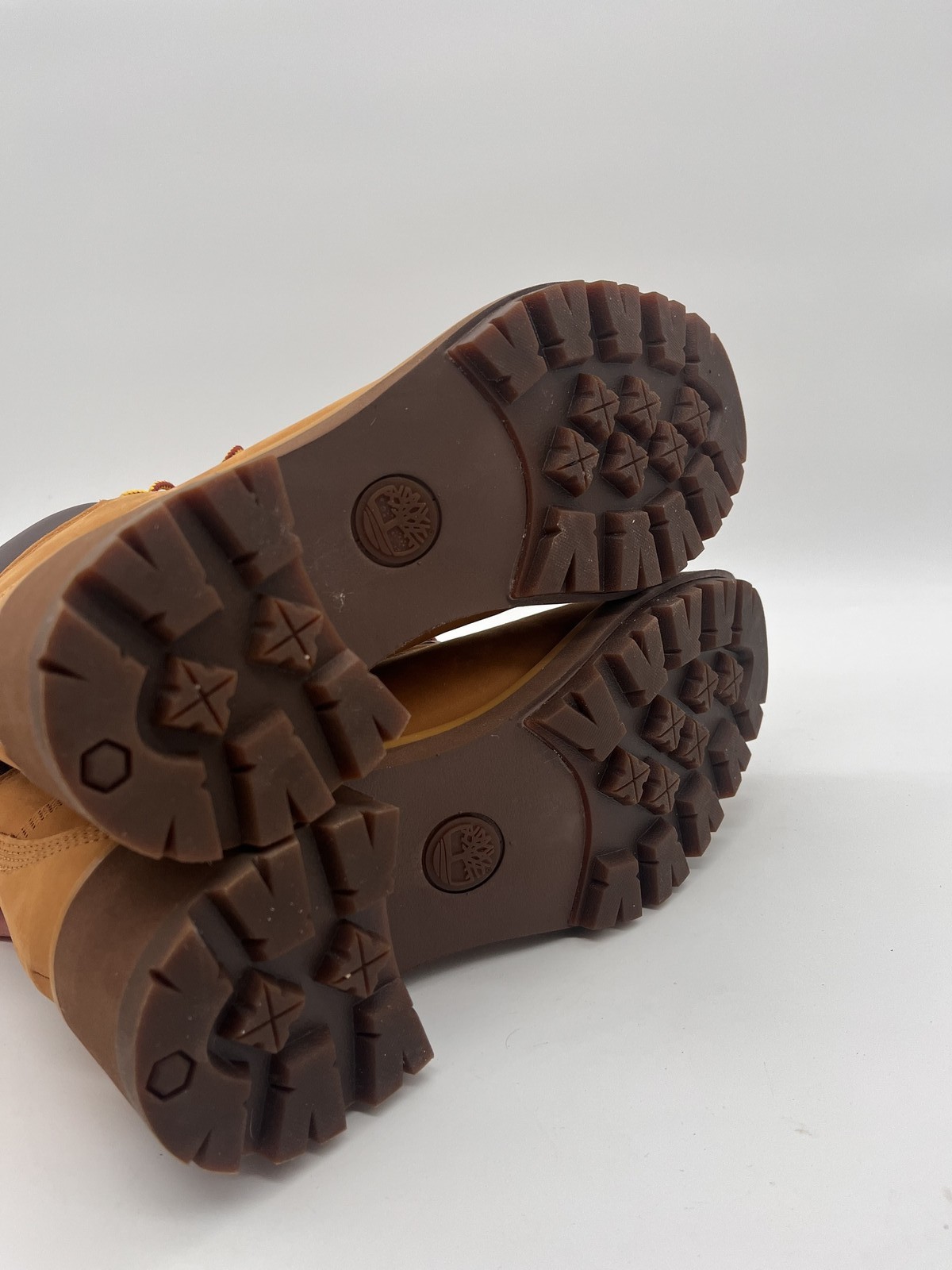 Timberland Women's Waterproof Lace-Up Boots Size 9 (A25BS) - Used - Good