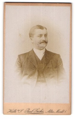 Fotografie Paul Gerber, Halle /S., Alter Markt 1, Bürgerlicher mit gezwirbeltem 